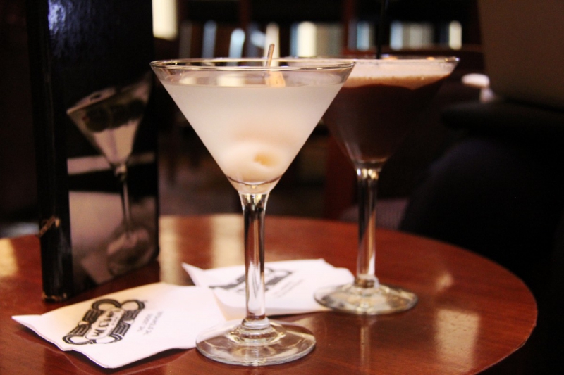 brasserie-VALDEROURE-min_martini_bar_lychee_chocolate_alcohol_liquor_happy_hour_happy-910161